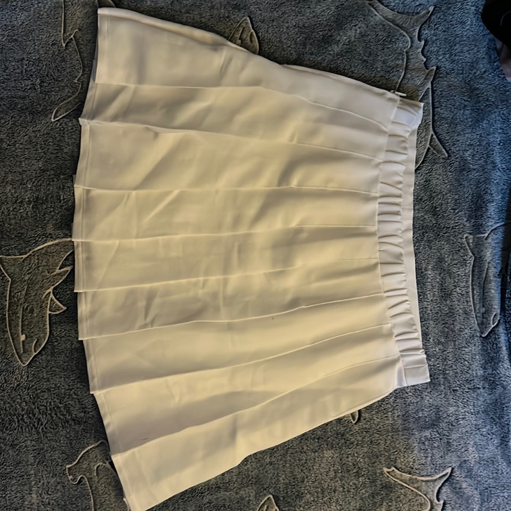 Wild fable whit pleated skirt